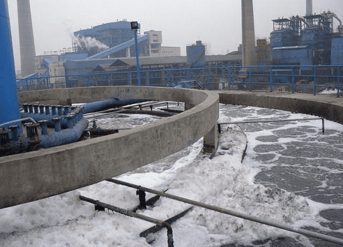 （圖：電廠污水泡沫）