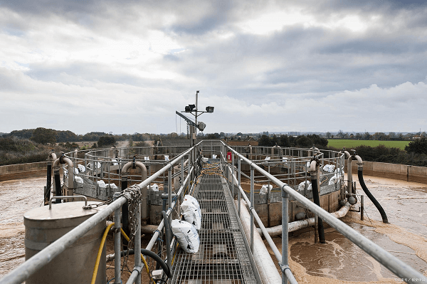 (圖:垃圾滲濾液泡沫現(xiàn)場(chǎng))