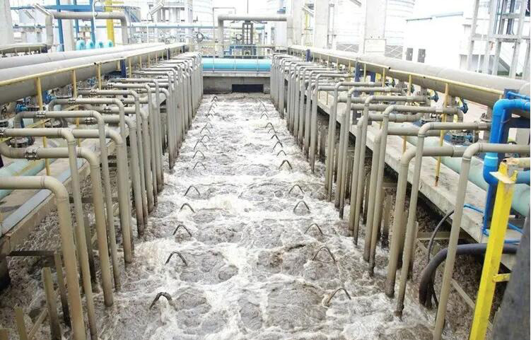 (圖:南輝日化洗滌污水廢水客戶(hù)起泡現(xiàn)場(chǎng))